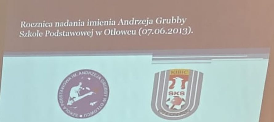 Piękne i wzruszające obchody jubileuszu „PIERWSZY K-ROK W XX LECIE Z ANDRZEJEM GRUBBĄ – PATRONEM SP W OTŁOWCU”